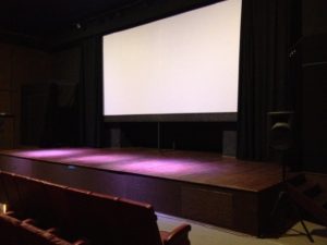 Igreja que virou sala de cinema Inaugurado em 2013, o Cine Teatro da Rasa é a segunda sala de cinema da cidade de Búzios
