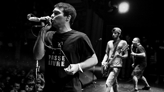 O Hardcore da educação”, professores analisam as letras do 'Dead Fish' –  FILA BENÁRIO MUSIC