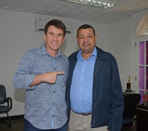 Henrique Gomes segue como prefeito de Búzios
