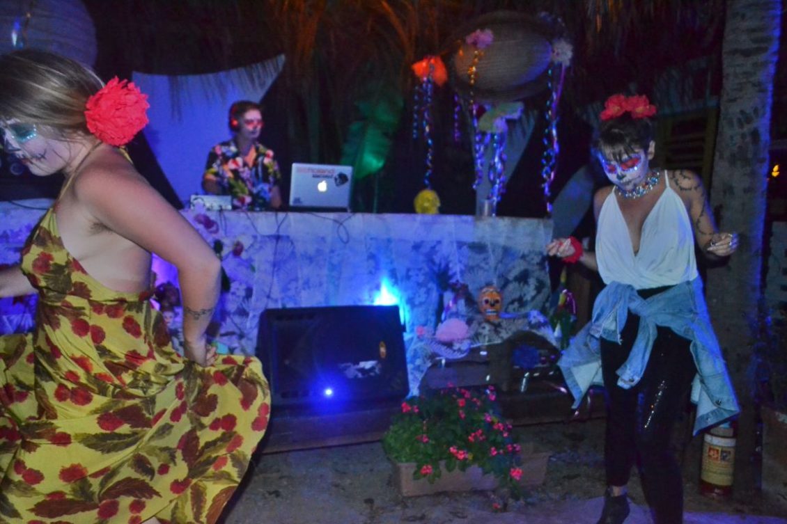 Dia de los muertos jardim secreto búzios