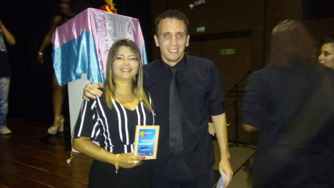 Dani Vargas, a mais votada da noite, e Fernando Bertozzi, idealizador da premiação