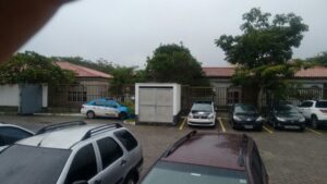 Namorada de traficante tenta passar drogas no fórum de Búzios 