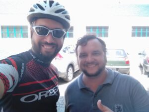 Projeto de lei pró-ciclismo nasce em encontro de ciclista e vereador de Cabo Frio