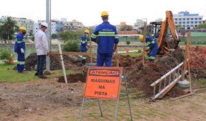 Prefeito Renatinho Vianna acompanha obra da Prolagos no Parque da Prainha