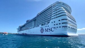 Tempo de permanência de navio em Búzios gera polêmica na cidade