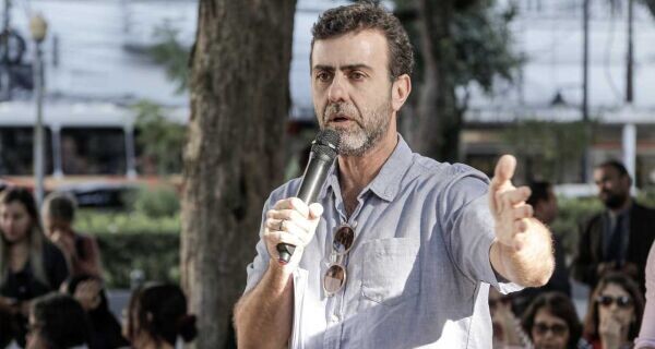 Marcelo Freixo faz campanha em Cabo Frio