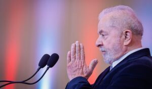 Aprovação de Lula sobe para 33% em meio a julgamento de Bolsonaro e crise com Trump, mostra Datafolha