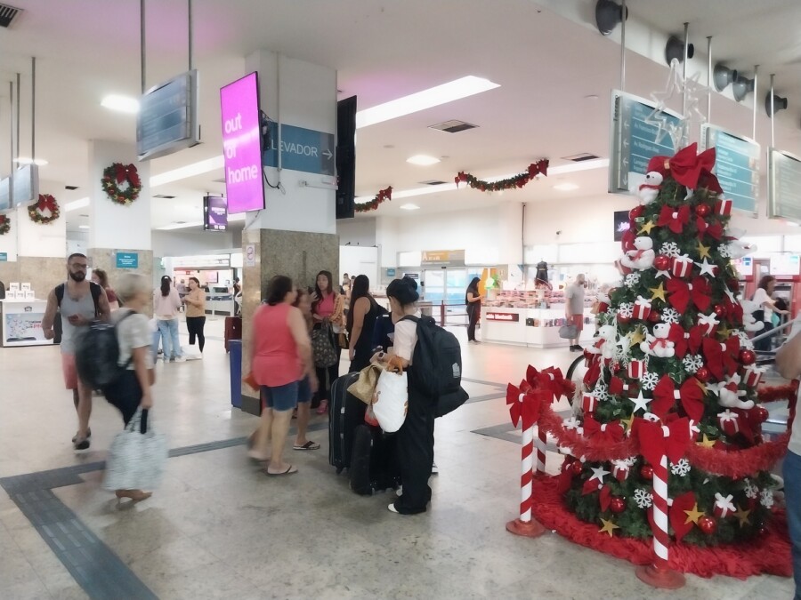 Mais de meio milhão de pessoas viajam pela Rodoviária do Rio neste fim de ano