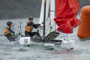 Brasileiros abrem Mundial da Juventude de Vela em Búzios na liderança