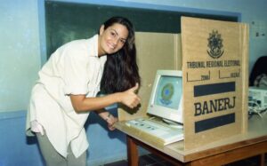 Búzios, 30 anos: plebiscito que criou o município testou a primeira urna eletrônica do país