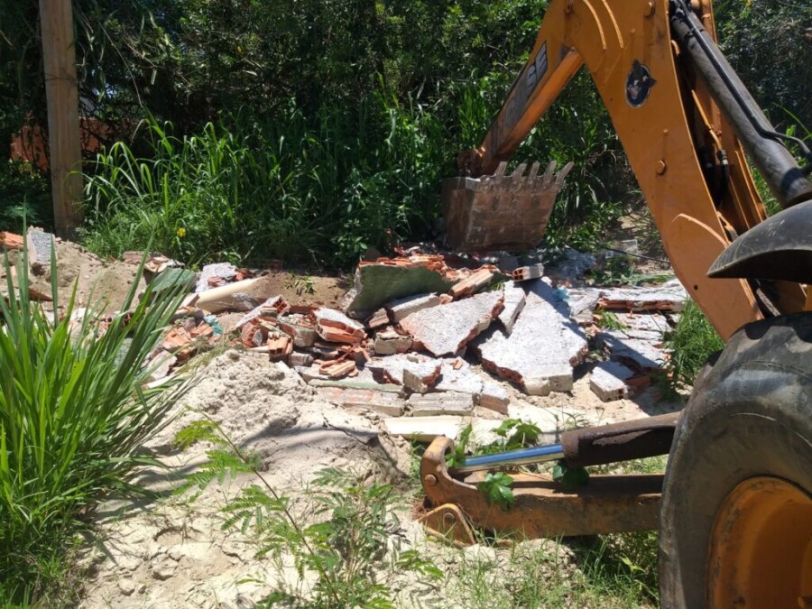 Operação demole construções irregulares em Búzios.

Foto: Divulgação Prefeitura.