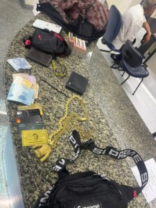 Menores são apreendidos por furto de cartão de crédito em Búzios