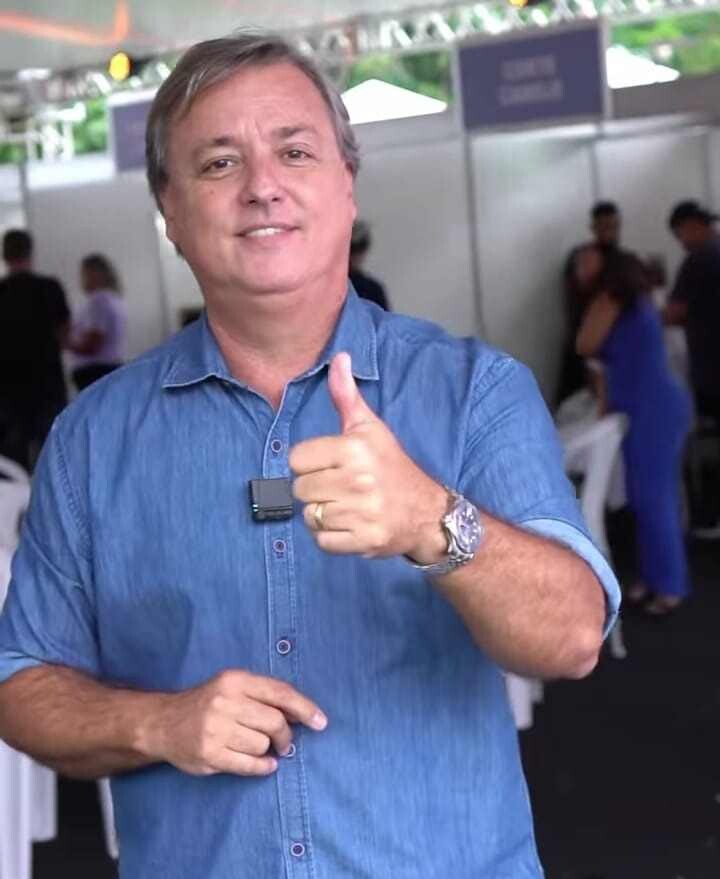 Alexandre Martins comemora a decisão- créditos: frame vídeo nas redes sociais do prefeito