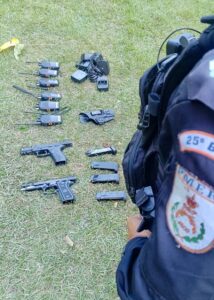 Polícia Militar apreende duas pistolas e mais de 30 munições em Búzios