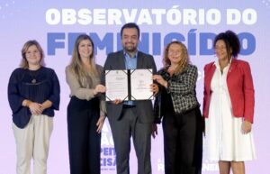 Governador Claudio Castro cria Observatório do Feminicídio