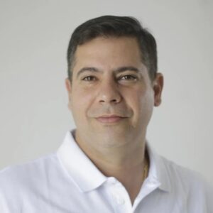 Serginho lidera pesquisa eleitoral em Cabo Frio com 48,5% das intenções de voto