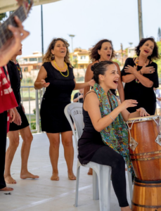 Búzios Espiritualidade promove noite de mantras e meditação com a Família Fabres