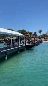 Búzios recebe dois transatlânticos e abre temporada de cruzeiros com mais de 7 mil turistas