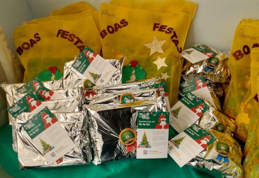 Público é convidado a escrever cartinhas em nome do Noel