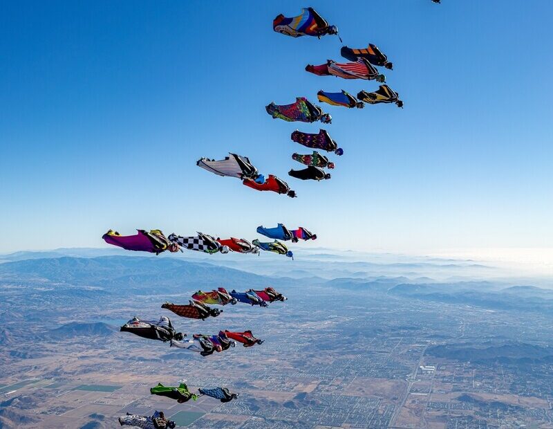 Atletas brasileiros batem recorde mundial de wingsuit