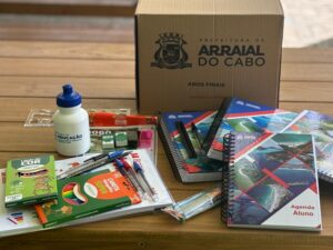 Arraial do Cabo distribui kits escolares  aos alunos da rede municipal