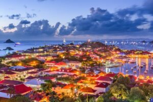 A escala baixa e o exemplo de St. Barth para Búzios