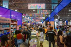 Excursão leva leitores de Cabo Frio para a Bienal do Livro Rio no dia 14 de junho