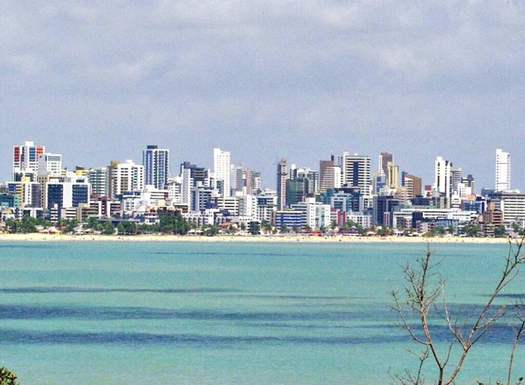 João Pessoa desponta no turismo e tem boom imobiliário