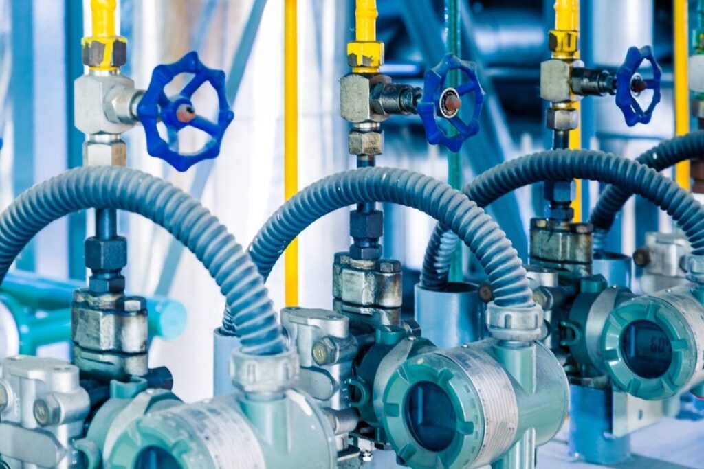 Mangueiras para água e ar reforçam eficiência industrial