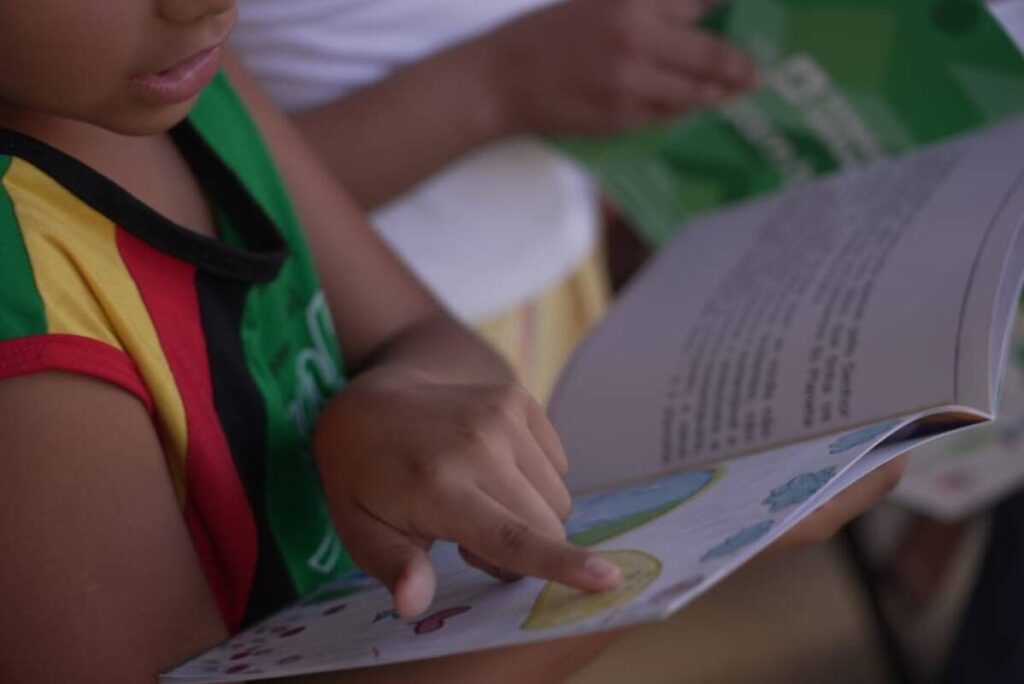 Mil estudantes de Três Marias participam de projeto literário