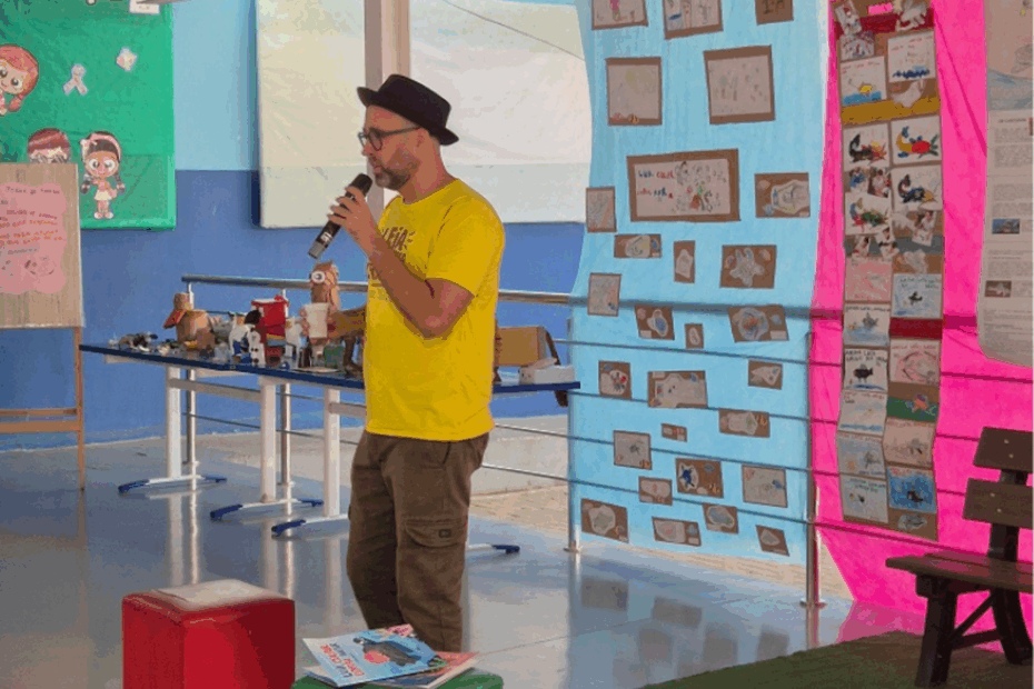 Autor leva o Projeto Douradinho a mil estudantes de Imbituba (SC)