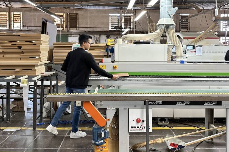 Jimmy Móveis reforça operação com produção terceirizada