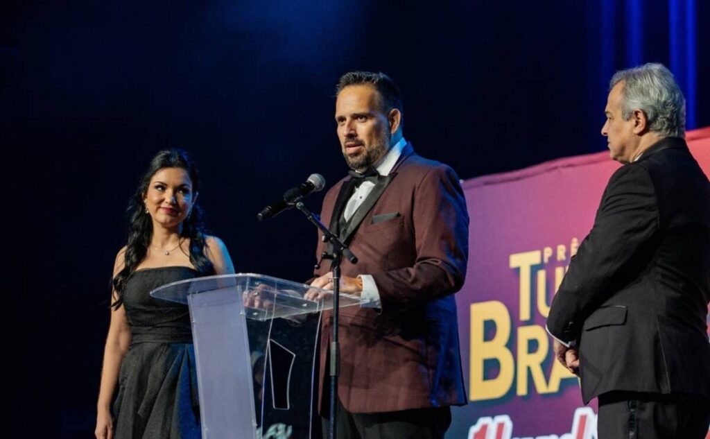 Tudo Para Brasileiros realiza premiação no Hard Rock Orlando