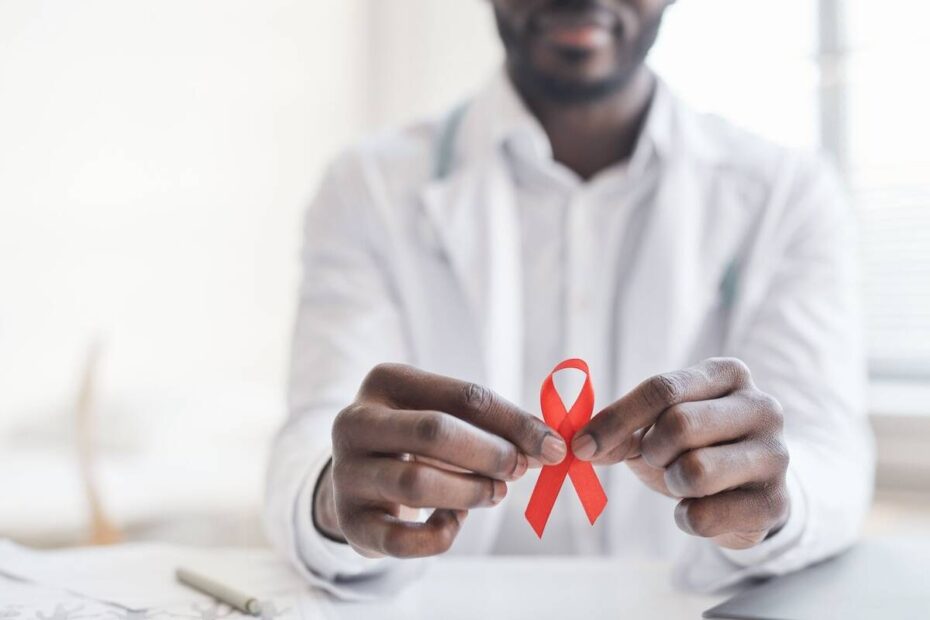 Dezembro Vermelho reforça alerta para HIV e outras ISTs