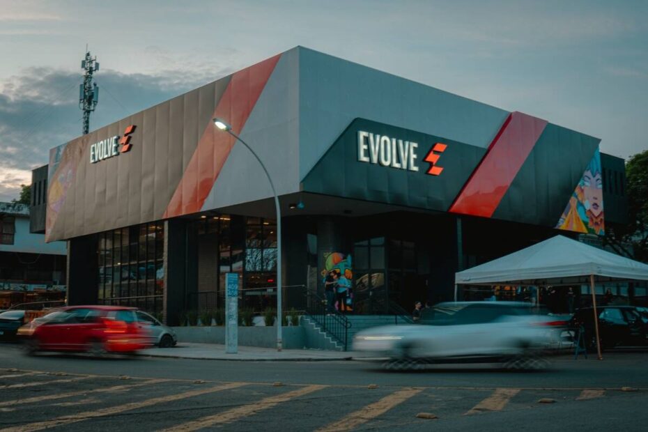 Academia Evolve prevê 300 novas vagas com expansão no DF