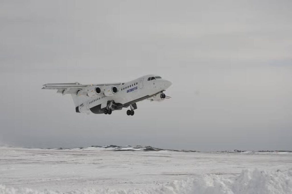 Civitatis lança expedições à Antártida de avião ou cruzeiro
