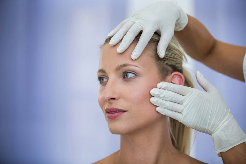 Cresce a demanda por lifting facial entre adultos jovens