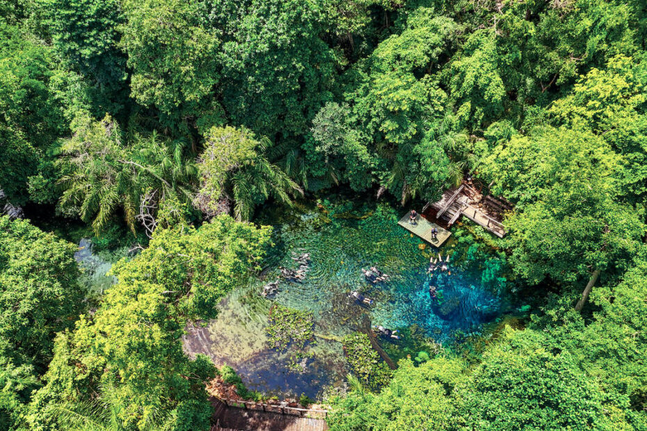 Nascente Azul é o atrativo mais visitado de Bonito (MS)