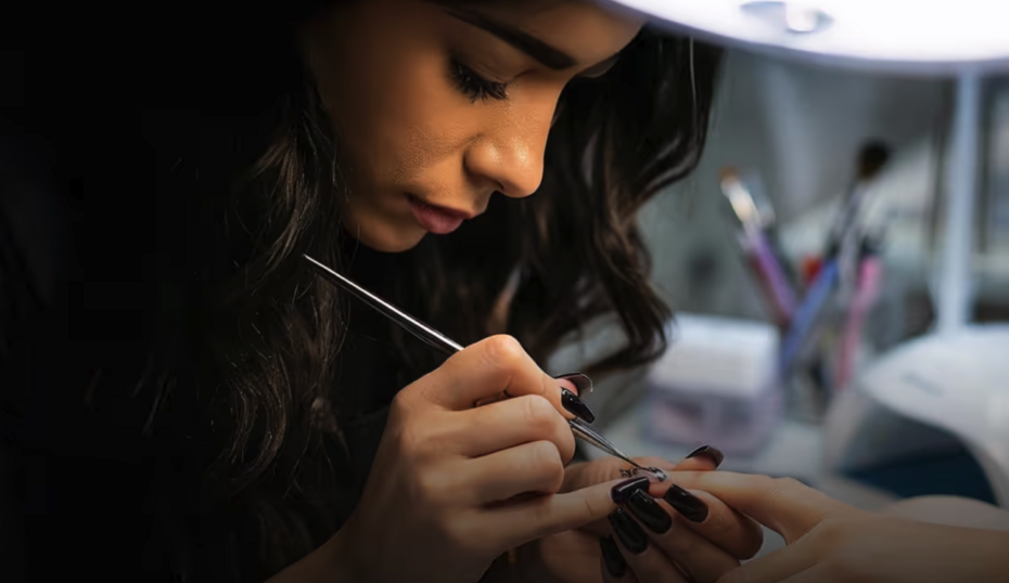 InfinitePay lança curso grátis para capacitar manicures