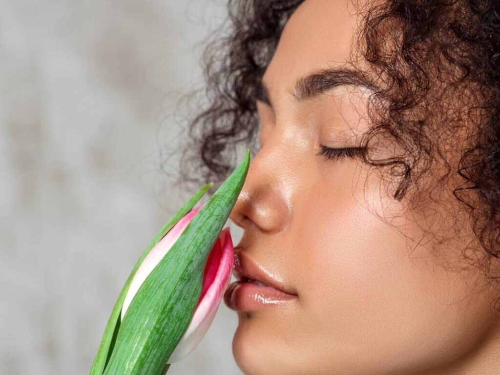 Crescimento da beleza consciente impulsiona demanda por maquiagem vegana