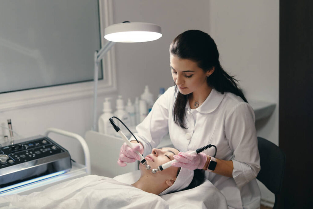 Dia do dermatologista reforça nova lógica skincare