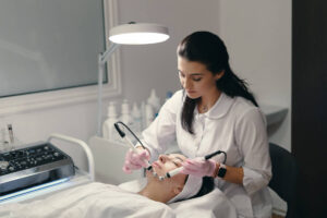 Dia do dermatologista reforça nova lógica skincare