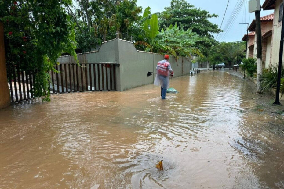 Temporal atinge Búzios desde quinta-feira, soma 108 mm em poucas horas e mantém cidade em alerta. Aulas são suspensas e previsão indica até 200 mm de chuva / foto divulgação
