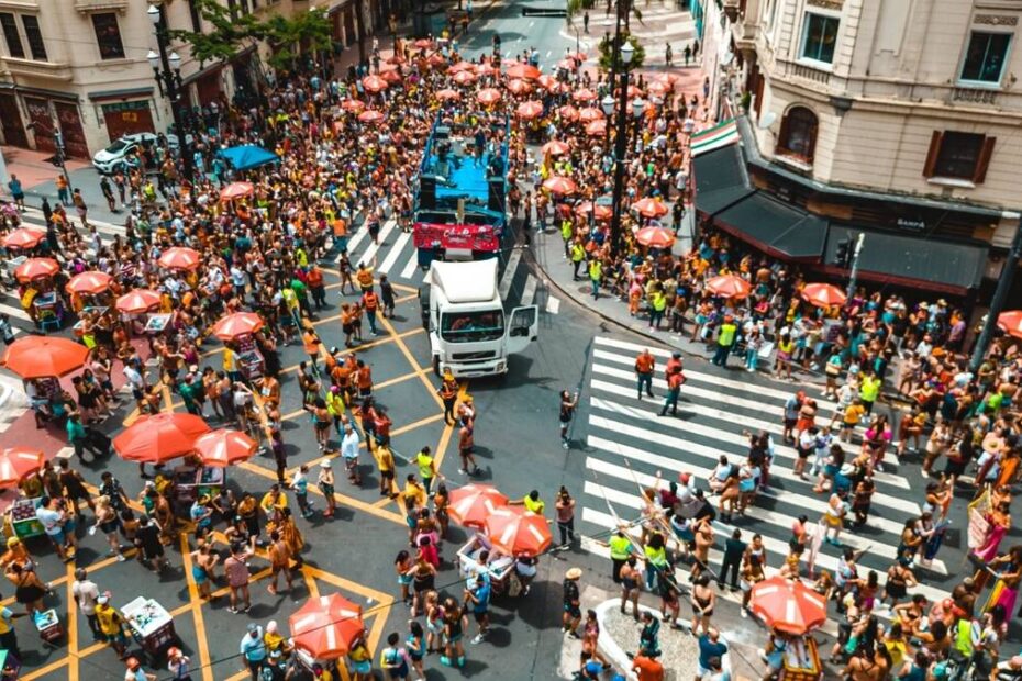 Carnaval amplia risco de golpes com Pix e pagamentos por aproximação