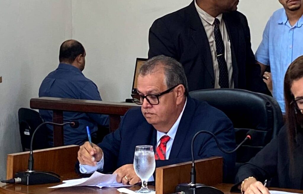 Vereador Anderson dos Santos Chaves é autor da emenda que propõe o fim da tarifa mínima de água e mudanças no sistema de esgoto em Búzios / foto divulgação