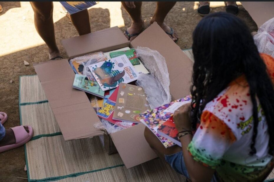 Bibliotecas comunitárias recebem novo acervo de livros