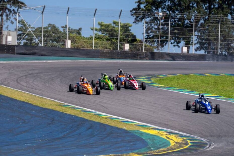 Busca por desafio e adrenalina impulsiona o automobilismo