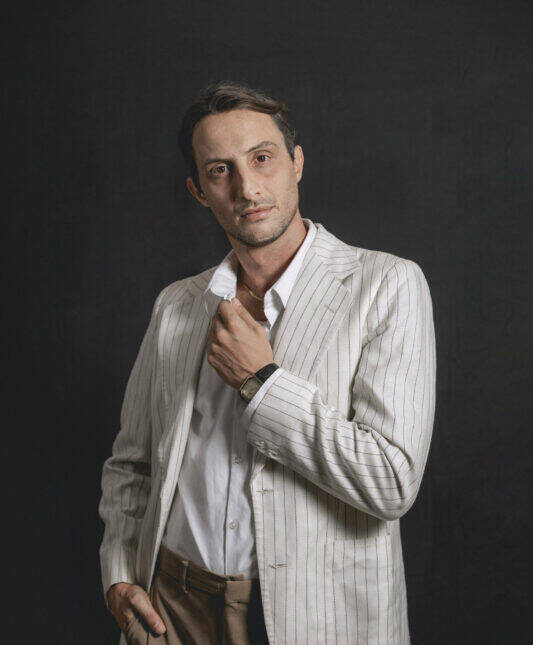 Filho de Búzios, Francisco Paz integra elenco de O Talentoso Ripley em temporada no Rio de Janeiro em abril / foto divulgação