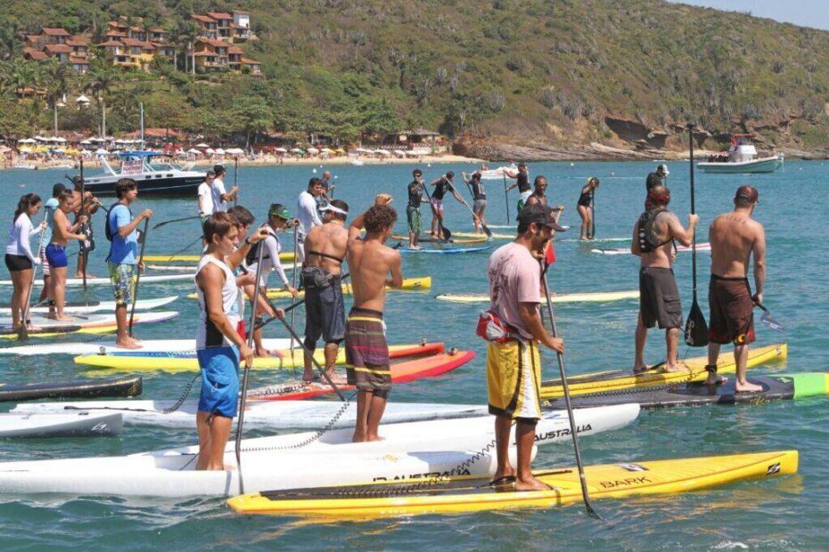 Búzios recebe etapa do SUP Race na Praia da Ferradura dia 26 com atletas e público no campeonato estadual / foto divulgação