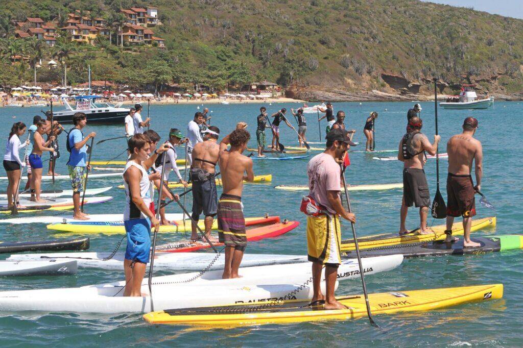 Búzios recebe etapa do SUP Race na Praia da Ferradura dia 26 com atletas e público no campeonato estadual / foto divulgação